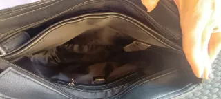 Bolso Guess Negro y Plateado