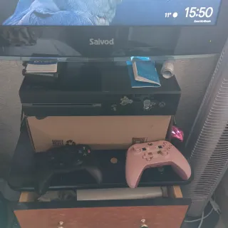 Xbox One Negro y Rosa