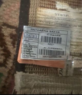 Alfombra de lana con flecos