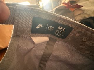 Lote 2 Gorras Nike Blanca Gris y 1 roja New york