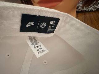 Lote 2 Gorras Nike Blanca Gris y 1 roja New york