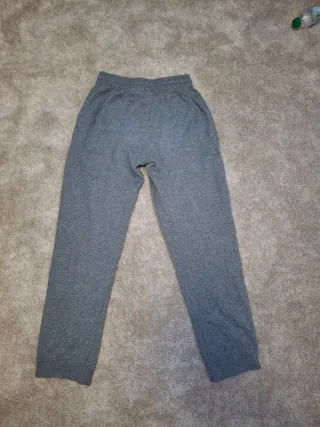 Pantalón Nike Gris