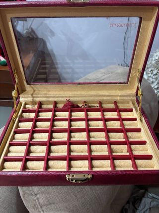 Caja Porta Anillos Roja y Dorada
