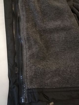 Parka de abrigo negro y gris