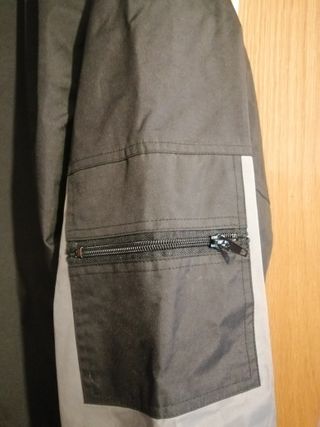 Parka de abrigo negro y gris