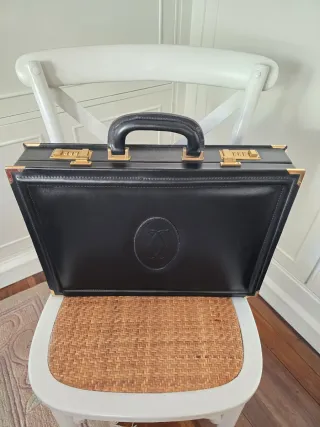 Maletín Cartier negro