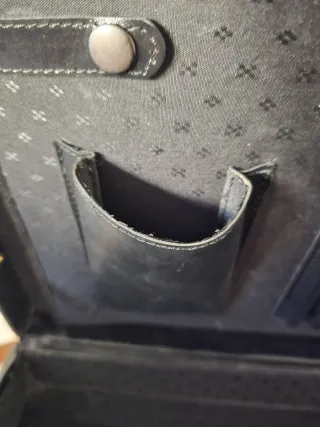 Maletín Cartier negro