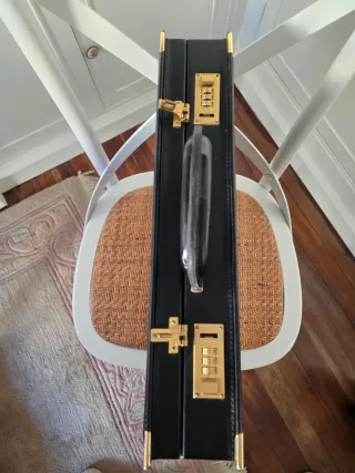 Maletín Cartier negro