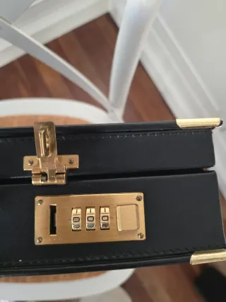 Maletín Cartier negro