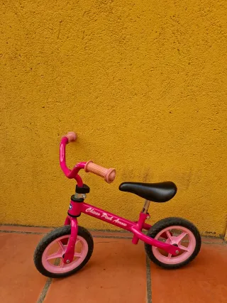 Bicicleta Chicco sin pedales rosa