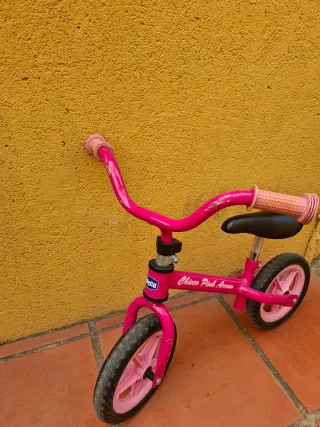 Bicicleta Chicco sin pedales rosa