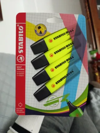 Estuche 4 fluorescentes amarillos Stabilo Boss