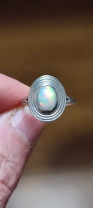 Anillo de Plata y Ópalo.