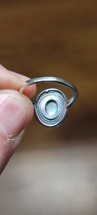 Anillo de Plata y Ópalo.