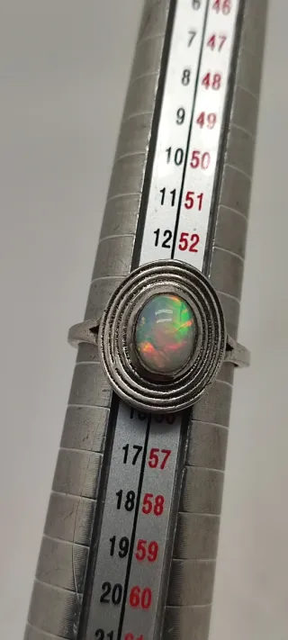 Anillo de Plata y Ópalo.
