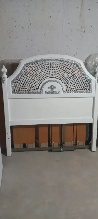 Cabezal Cama Blanco y Plateado