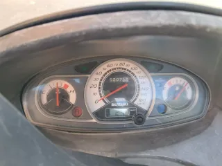 Suzuki Burgman 125 Negra