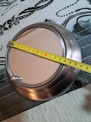 Yoyero plateado con espejo