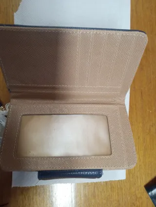 Cartera Mango azul con detalle dorado