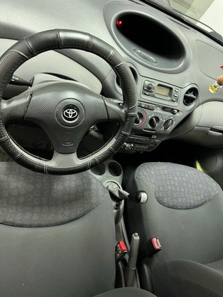 Toyota Yaris GASOLINA 5 PUERTAS