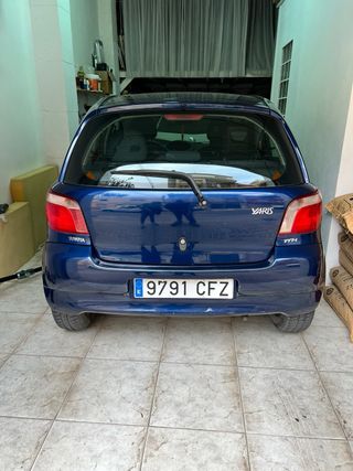 Toyota Yaris GASOLINA 5 PUERTAS