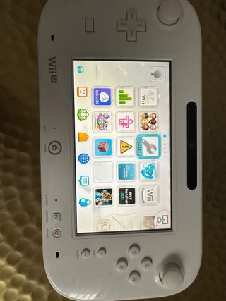 Nintendo Wii U 320GB Bianca + 4 Controller + giochi