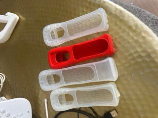 Nintendo Wii U 320GB Bianca + 4 Controller + giochi