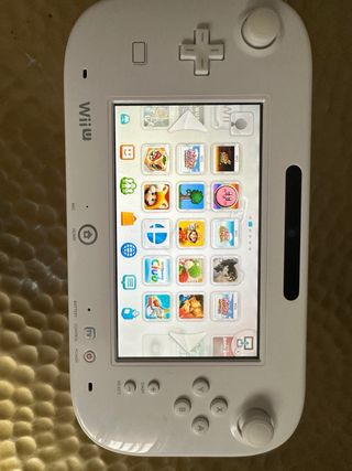 Nintendo Wii U 320GB Bianca + 4 Controller + giochi