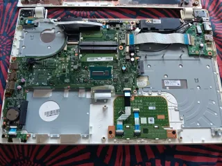 Placa base original Toshiba