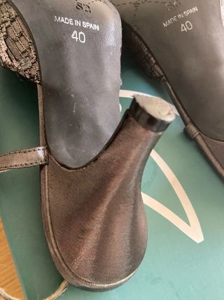 Zapatos Magda Talla 40 Negros/Plateados