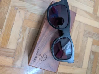 Gafas de sol Brisa Gaia negras y rojas