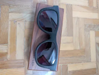 Gafas de sol Brisa Gaia negras y rojas