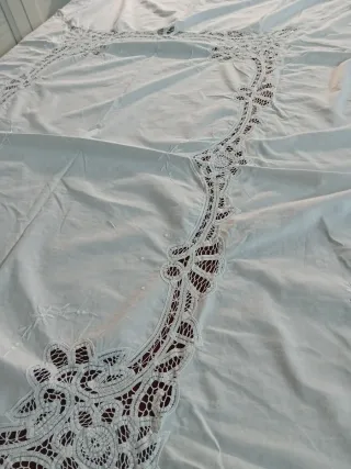 Tovaglia ricamata a mano cm160x125