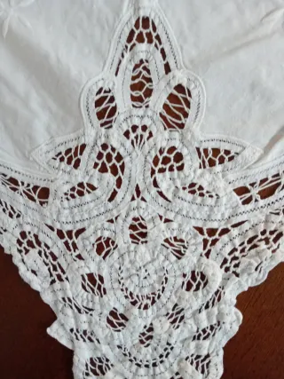 Tovaglia ricamata a mano cm160x125