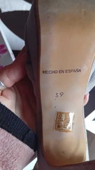 Sandalias de tacón grises para fiesta