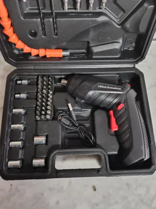 Atornillador Inalámbrico con Accesorios