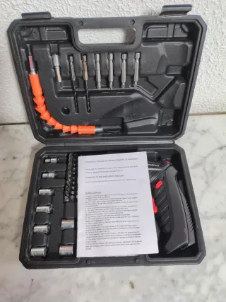 Atornillador Inalámbrico con Accesorios