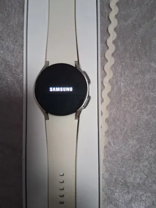 Samsung Galaxy Watch 6 Beige/Plata