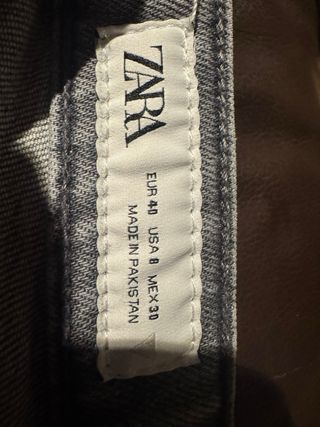 Pantalón vaquero Zara mujer gris