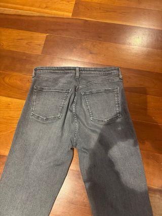 Pantalón vaquero Zara mujer gris