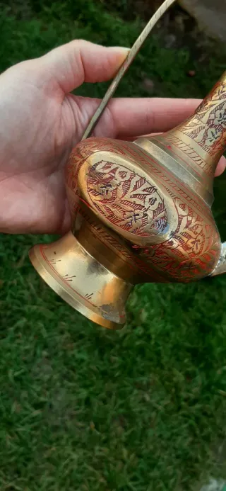 Teiera orientale vintage in ottone lavorato