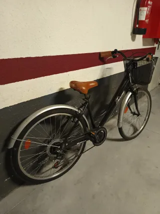 Bicicleta Fairway Negra con Cesta