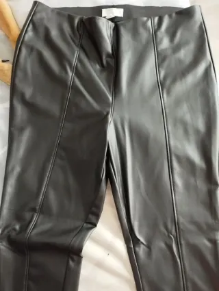 Pantalón piel negro Talla XL