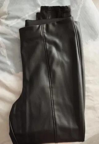 Pantalón piel negro Talla XL