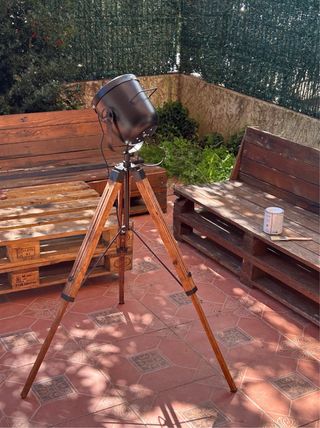 Lámpara Foco Trípode Madera Negra