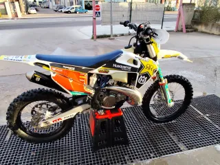 Kit Plásticos y Vinilos Husqvarna 2020