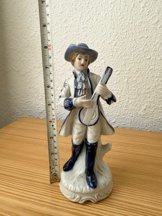 Figura Trovador con Laúd Porcelana