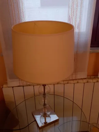 Lámpara de mesa cristal y tela