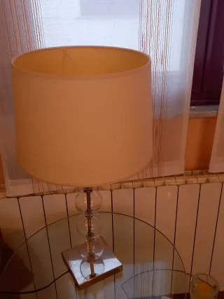 Lámpara de mesa cristal y tela