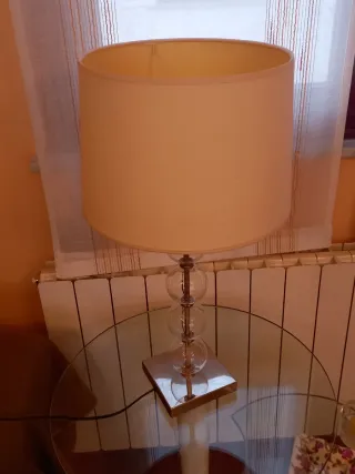 Lámpara de mesa cristal y tela